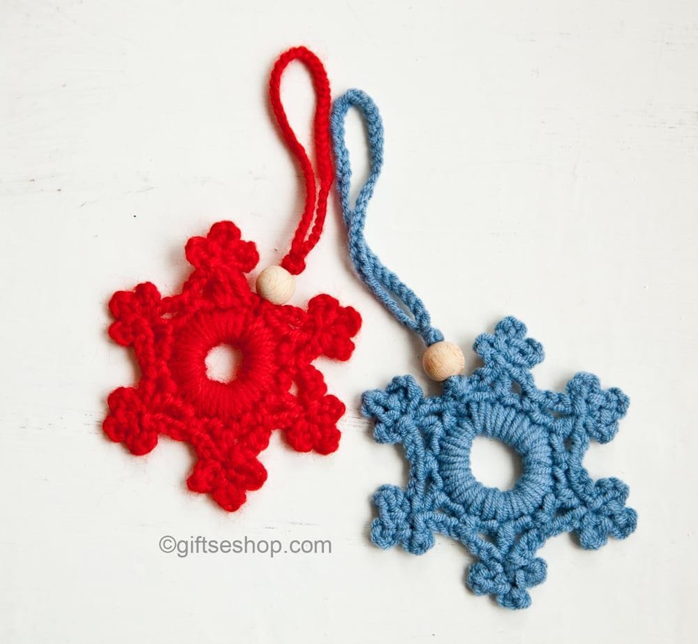 25 Free Crochet Christmas Ornament Patterns