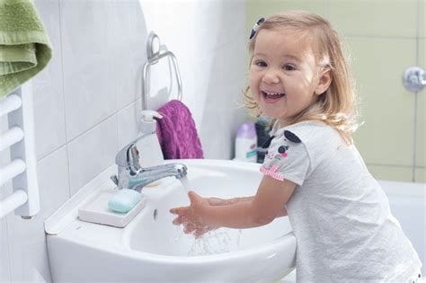 Kids Washing Hands