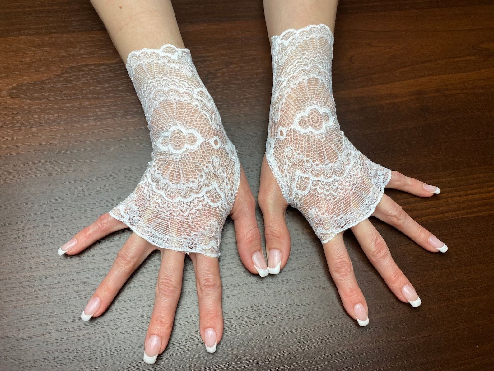 Lace Gloves